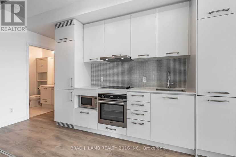 2810 - 87 Peter Street — photo 20 of 40