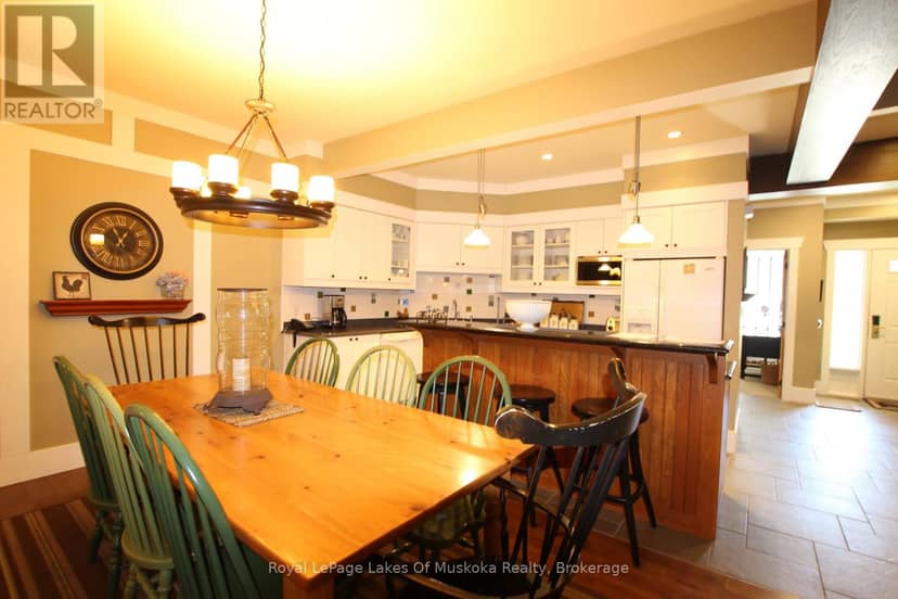 V 14 W 3 - 1020 Birch Glen Road, Lake of Bays, photo 3