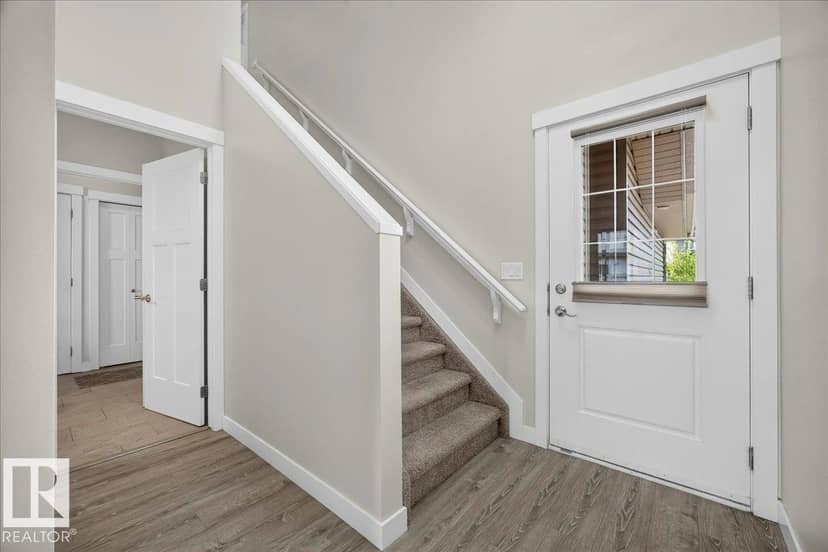 100 Meadowland Cr — photo 16 of 40