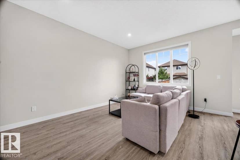 100 Meadowland Cr, Spruce Grove, photo 4