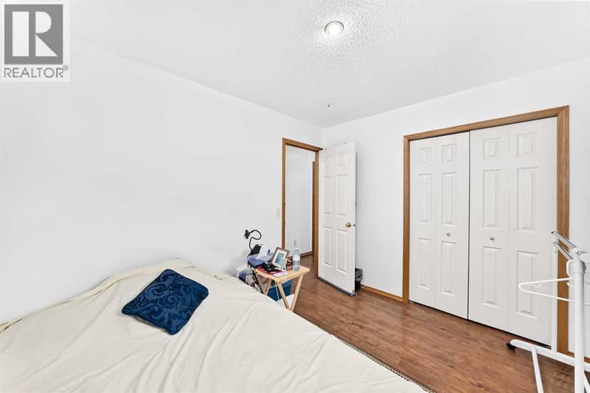 98 Country Hills Heights NW — photo 13 of 31