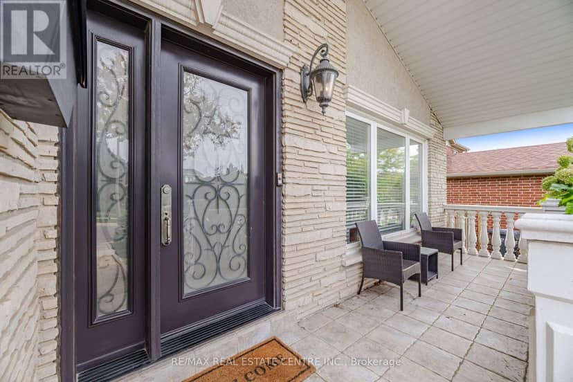 1876 Bough Beeches Boulevard — photo 3 of 40