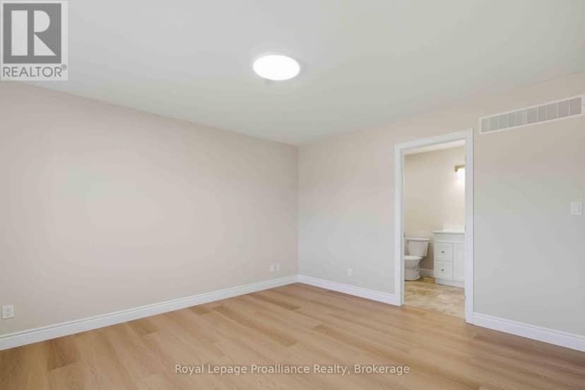 49 Mackenzie John Crescent — photo 12 of 29