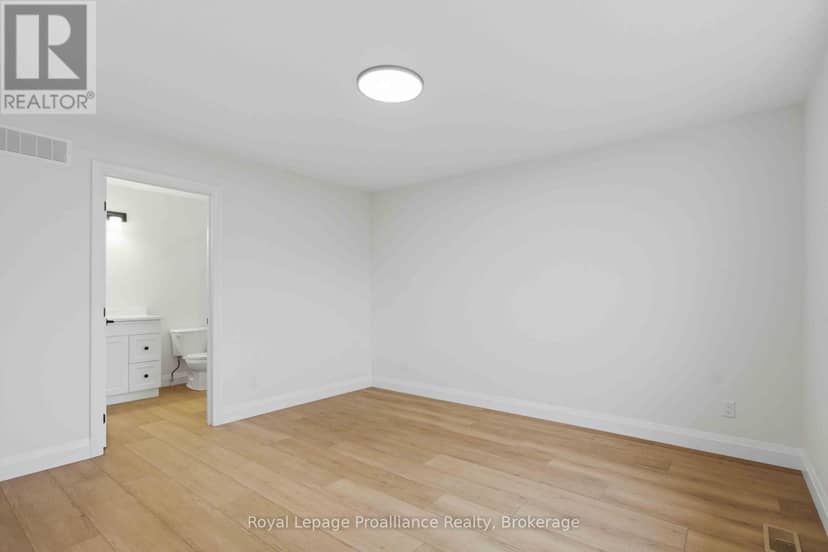 52 Mackenzie John Crescent — photo 12 of 28