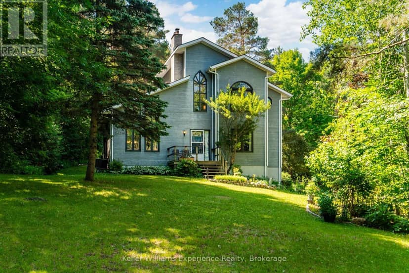 122 Poyntz Street — photo 1 of 40