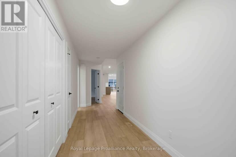 48 Mackenzie John Crescent — photo 4 of 29