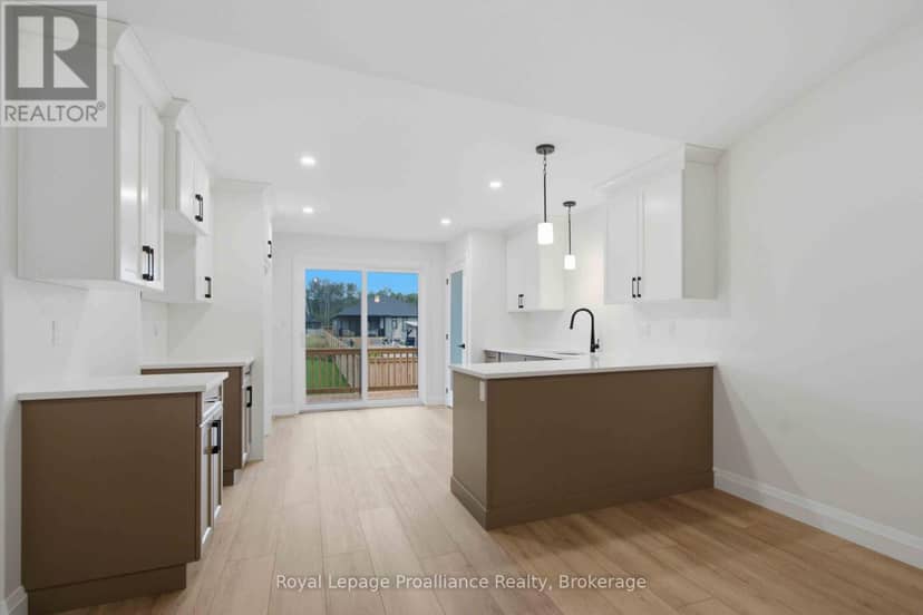 48 Mackenzie John Crescent — photo 8 of 29