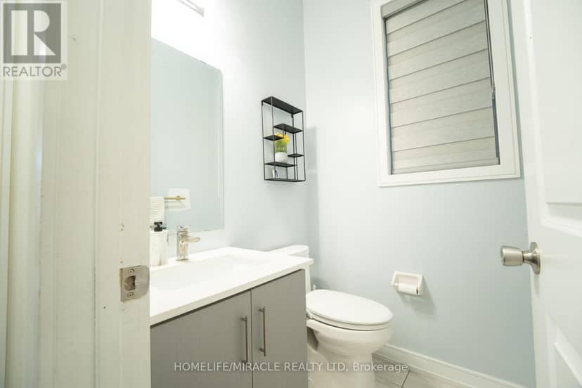 23 Hendricks Crescent — photo 14 of 37