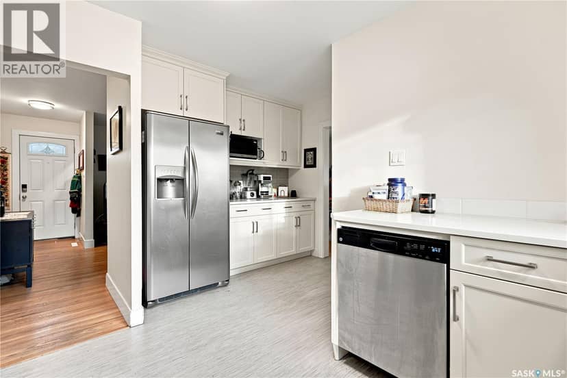 1706 Ewart AVENUE — photo 17 of 40
