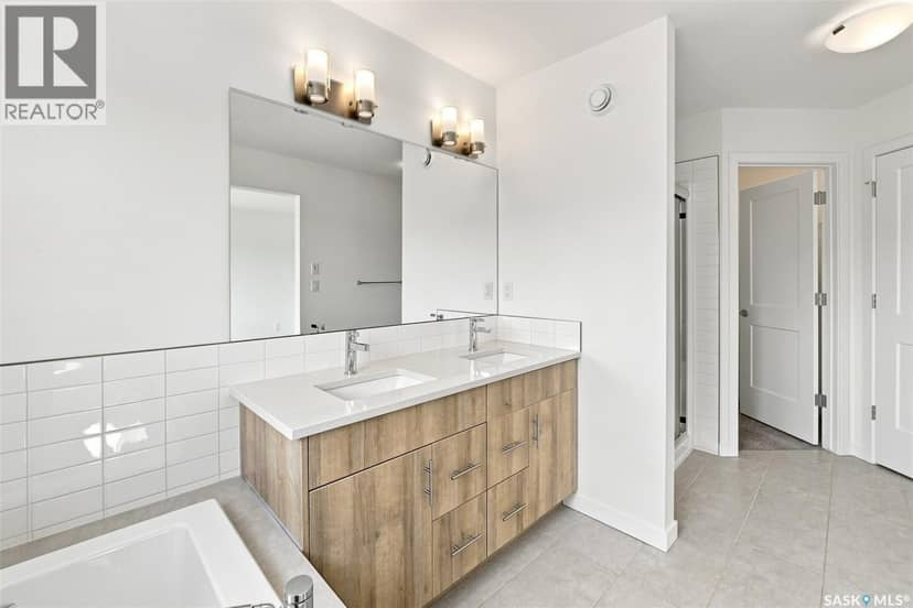 3043 Brighton COMMON — photo 25 of 40