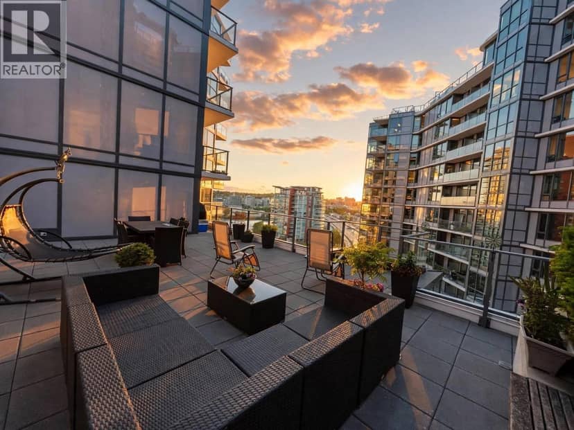 1251 38 SMITHE STREET, Vancouver