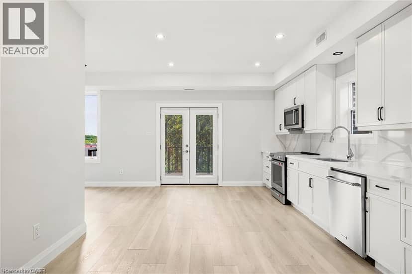 129 ST GEORGE Street — photo 7 of 40