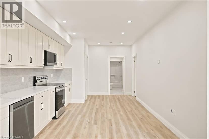 129 ST GEORGE Street — photo 32 of 40