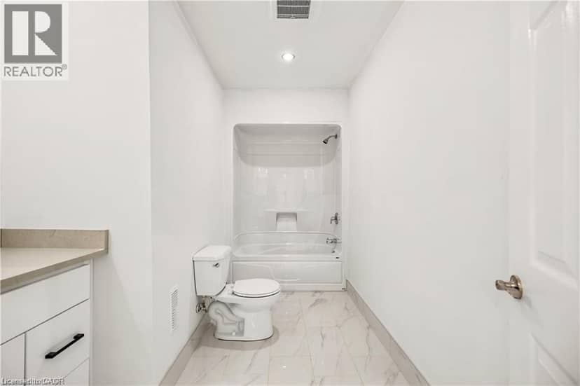 129 ST GEORGE Street — photo 37 of 40