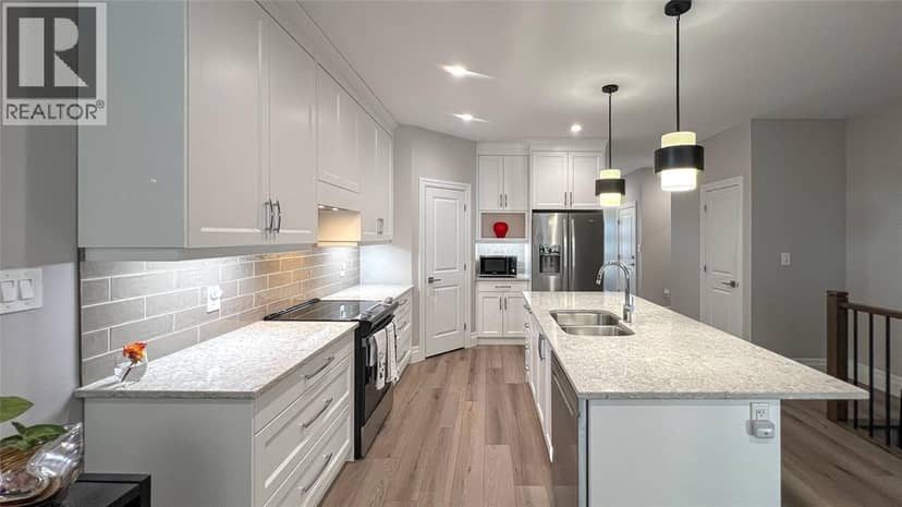 315 ALEXANDRA AVENUE Unit# B, Point Edward, photo 8