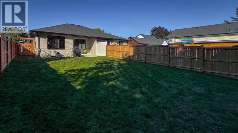 315 ALEXANDRA AVENUE Unit# B — photo 27 of 28