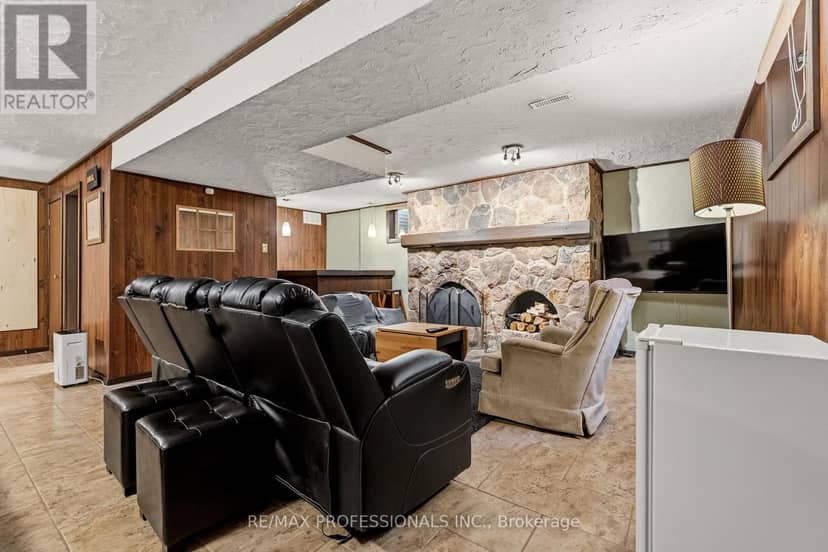 6888 Barrisdale Drive — photo 34 of 40