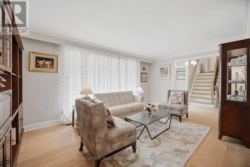 726 Netherton Crescent — photo 14 of 40