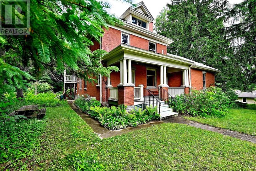 135 Elgin Street N — photo 3 of 40