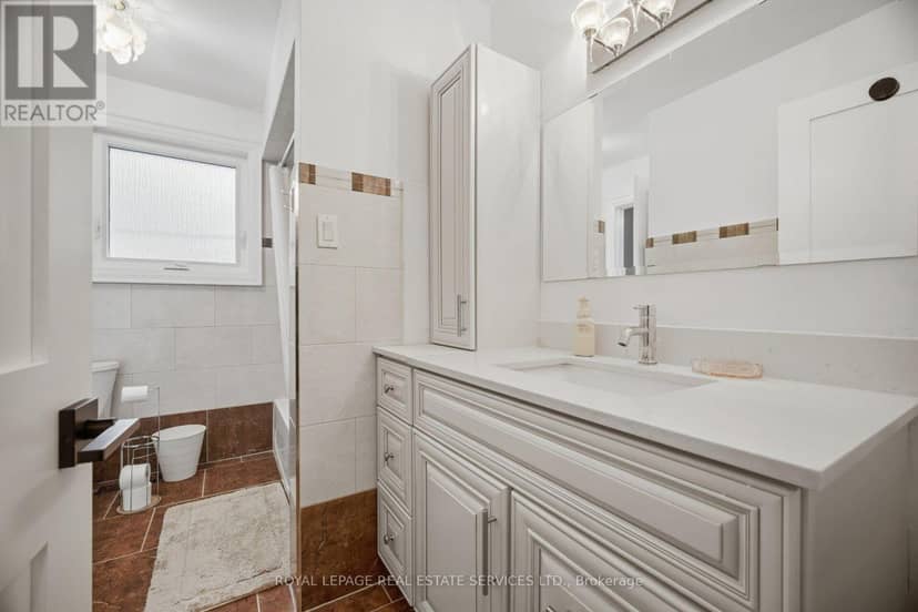 726 Netherton Crescent — photo 22 of 40