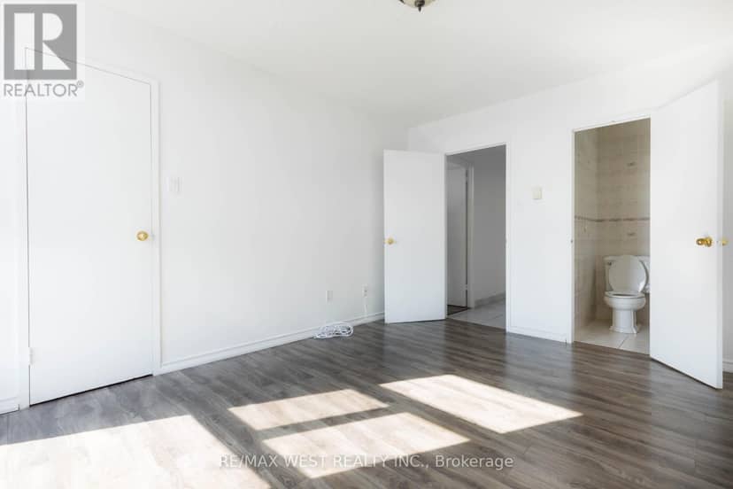 1503 - 3025 Queen Frederica Drive — photo 13 of 17