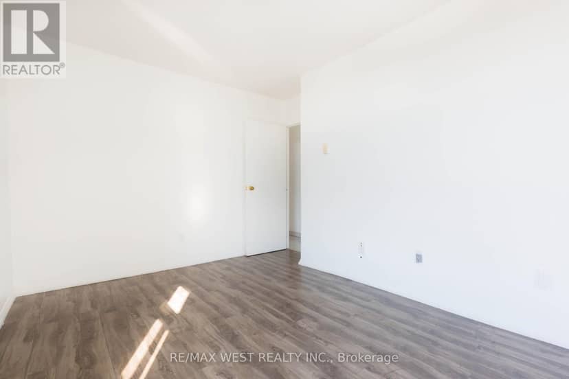 1503 - 3025 Queen Frederica Drive — photo 7 of 17