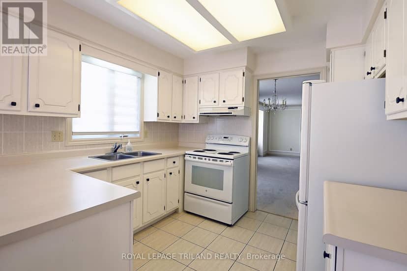 4 - 94 Pine Valley Gate — photo 10 of 31