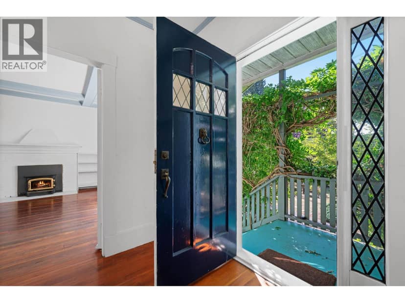 1376 11TH STREET, West Vancouver