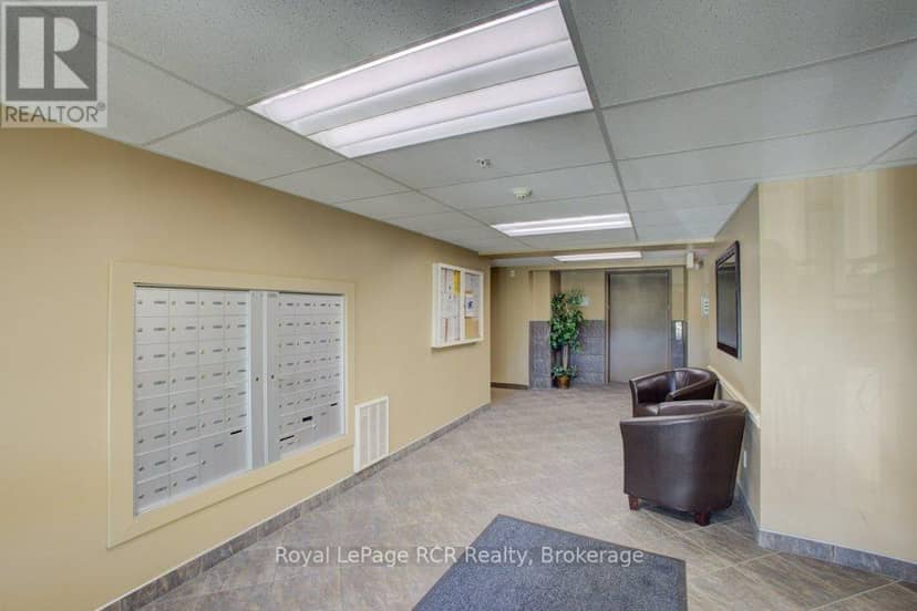 214 - 645 St David Street S — photo 24 of 31