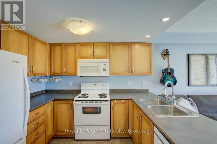 214 - 645 St David Street S, Centre Wellington, photo 6