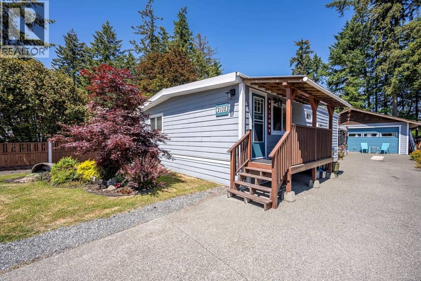 2102 Stadacona Dr, Comox