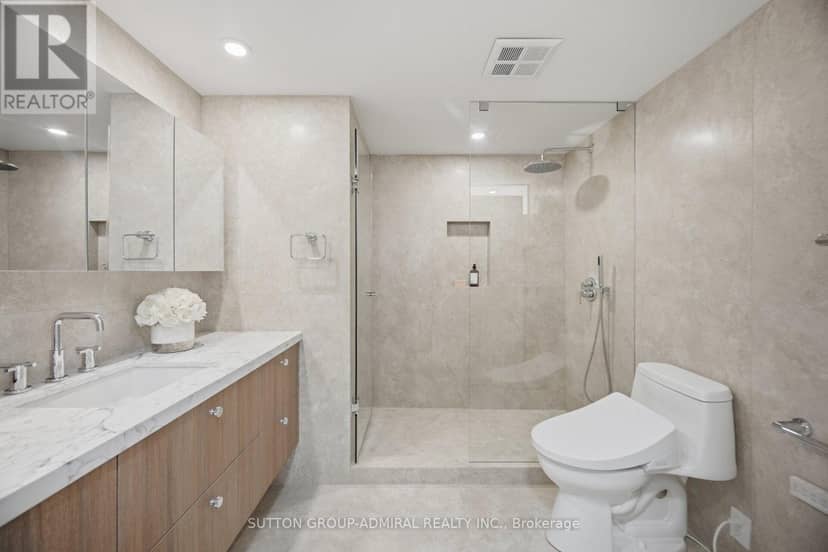 411 - 1 Aberfoyle Crescent — photo 16 of 35