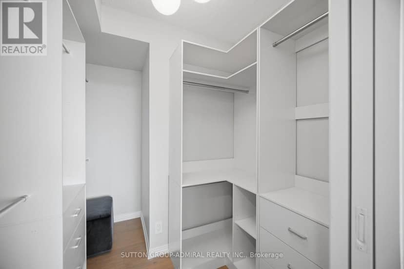 411 - 1 Aberfoyle Crescent — photo 15 of 35