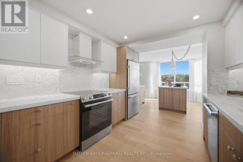 411 - 1 Aberfoyle Crescent — photo 6 of 35