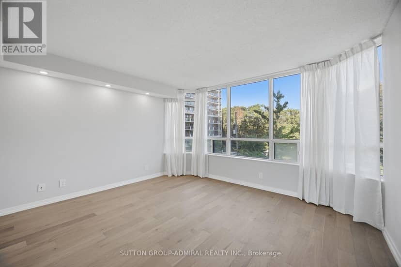411 - 1 Aberfoyle Crescent — photo 18 of 35