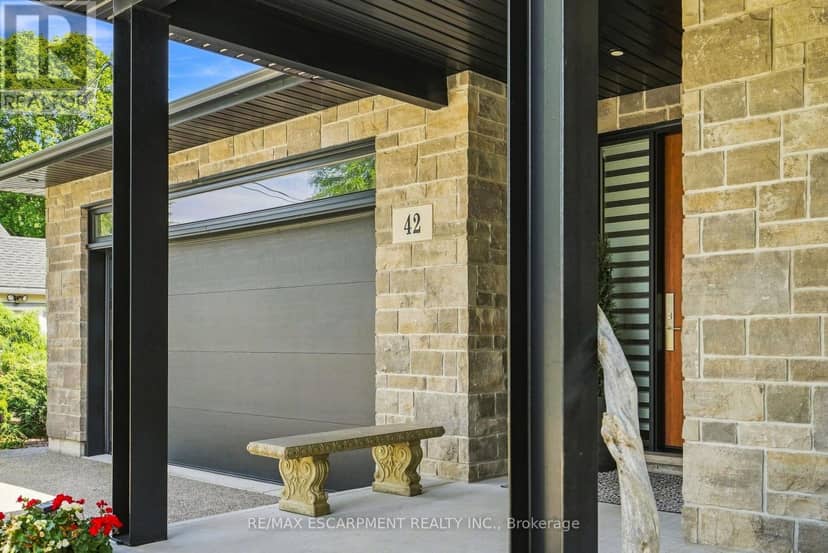42 Carlton Avenue — photo 4 of 40