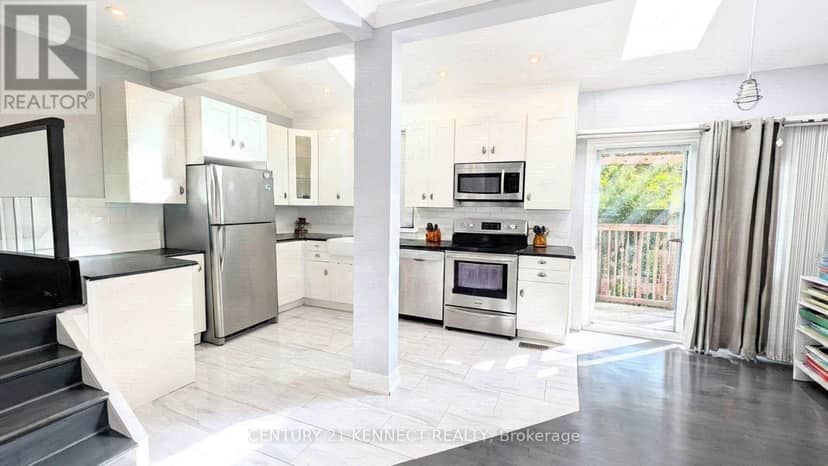 160 Glendale Avenue N — photo 10 of 27