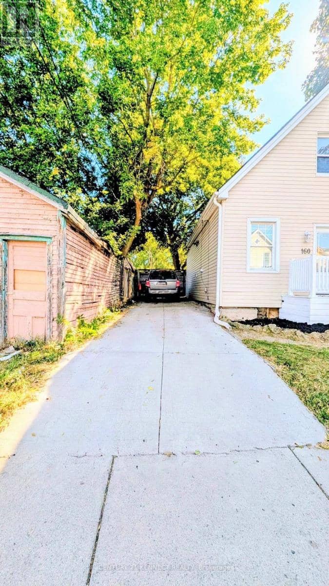 160 Glendale Avenue N, Hamilton, photo 2