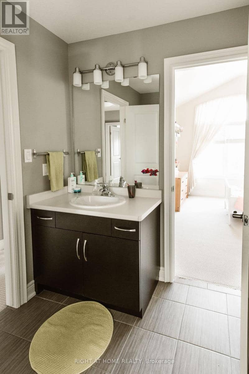 18 Joyce Crescent — photo 20 of 40