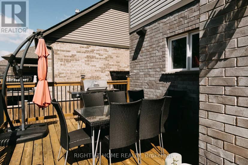 18 Joyce Crescent — photo 32 of 40