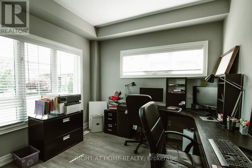 18 Joyce Crescent — photo 4 of 40
