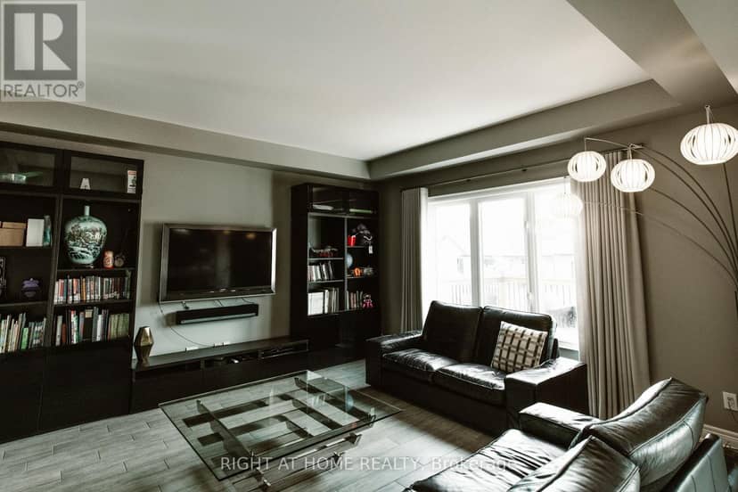 18 Joyce Crescent — photo 9 of 40