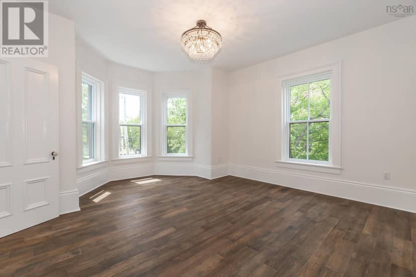 780 St. George Street — photo 21 of 32