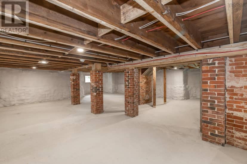 780 St. George Street — photo 29 of 32