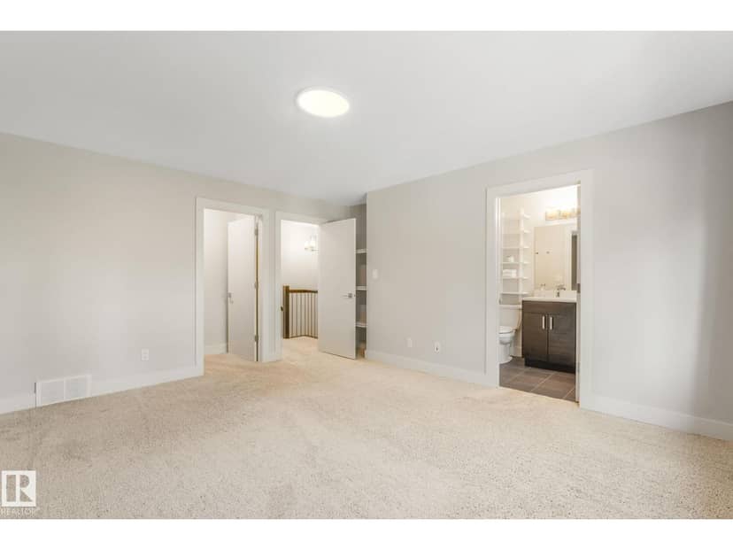 10433 70 AV NW — photo 19 of 40