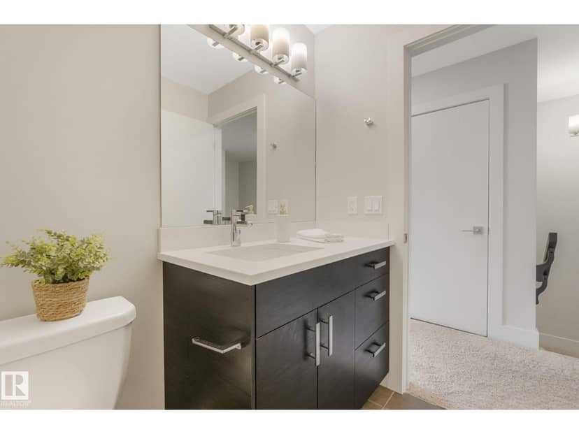 10433 70 AV NW — photo 31 of 40