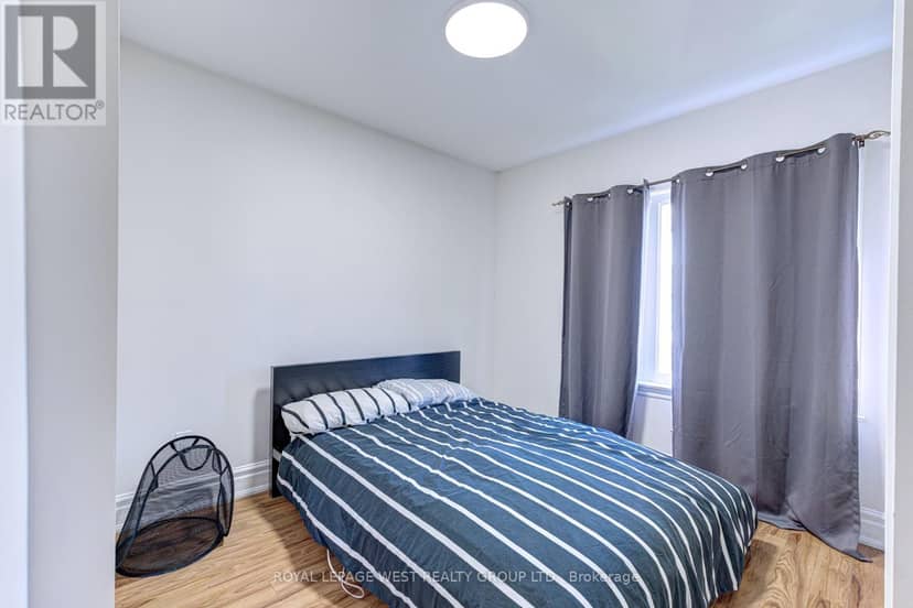 44 Fisher Street — photo 11 of 16