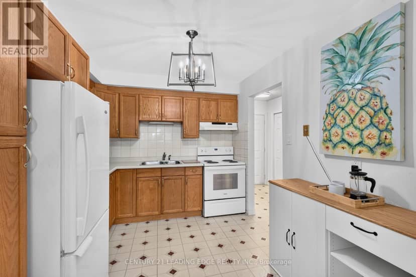 58 Valdor Drive, Toronto, photo 7