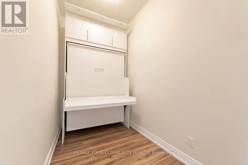 PH05 - 9600 Yonge Street — photo 8 of 17