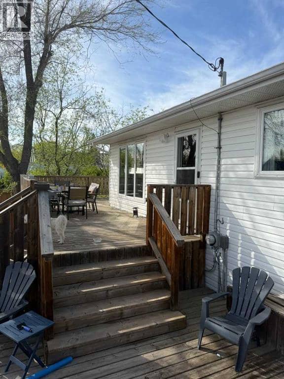 5126 Norfolk Avenue, Coronation, photo 3